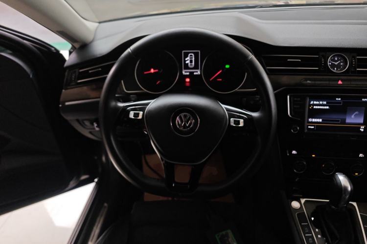 Used Volkswagen Magotan 2017 330TSI DSG Luxury Model Steering Wheel