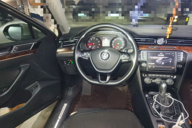 Used Volkswagen Magotan 2017 330TSI DSG Luxury Model Steering Wheel