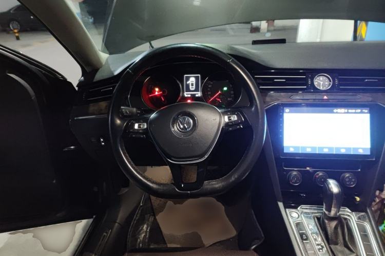 Used Volkswagen Magotan 2017 330TSI DSG Leading Model Steering Wheel