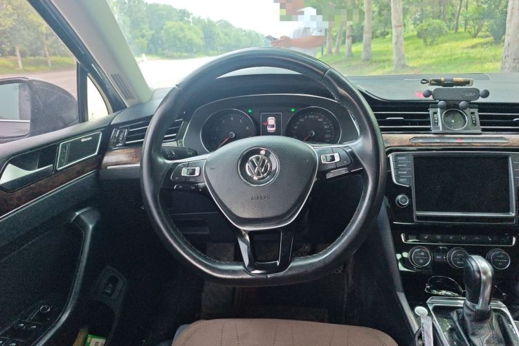Used Volkswagen Magotan 2017 380TSI DSG Prestige Edition Steering Wheel
