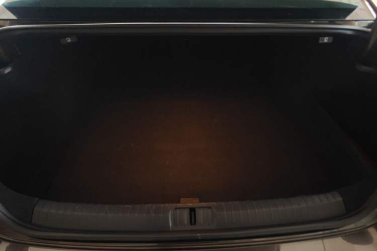 Used Volkswagen Magotan 2017 330TSI DSG Luxury Model Trunk