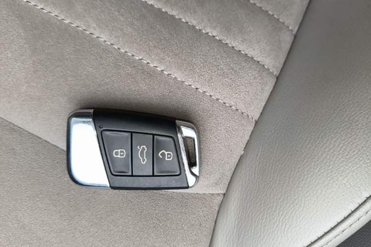 Used Volkswagen Magotan 2017 330TSI DSG Luxury Model Vehicle Key