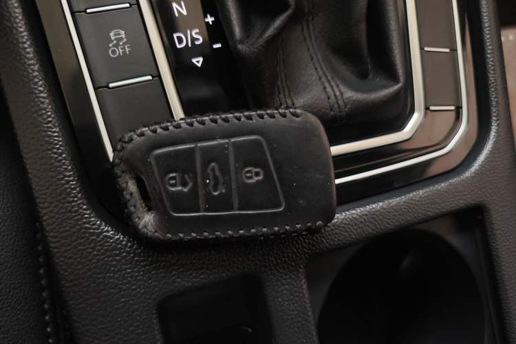 Used Volkswagen Magotan 2017 330TSI DSG Luxury Model Vehicle Key