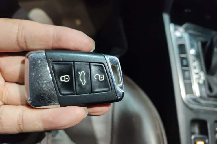 Used Volkswagen Magotan 2017 330TSI DSG Leading Model Vehicle Key