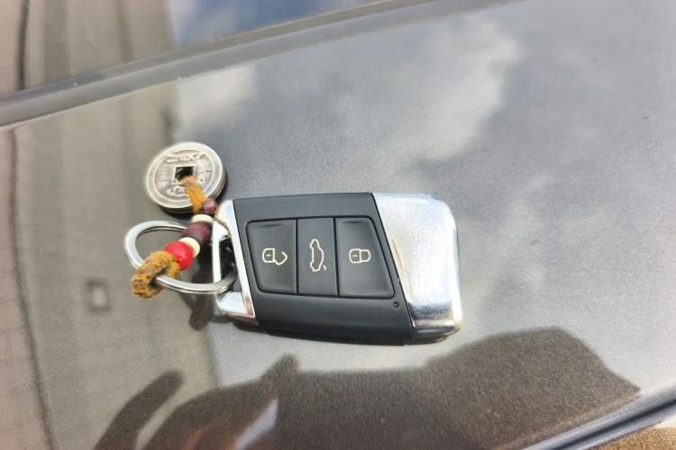 Used Volkswagen Magotan 2017 330TSI DSG Luxury Model Vehicle Key