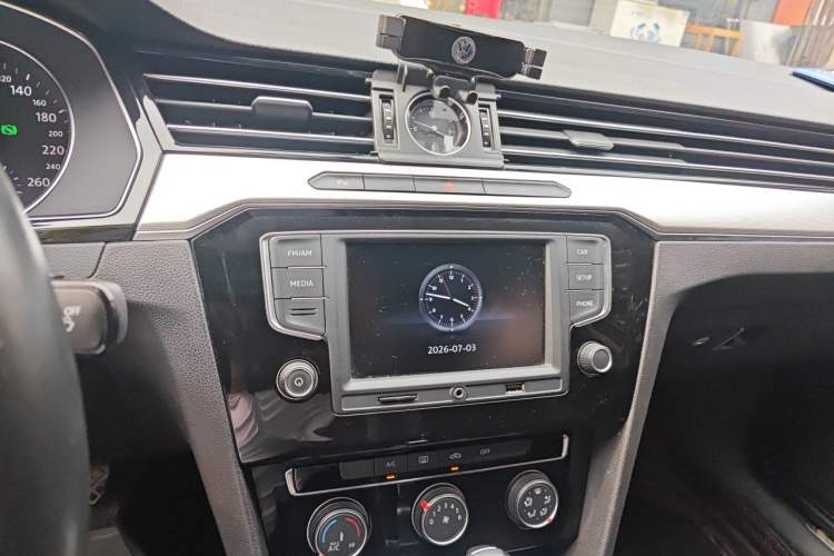 Used Volkswagen Magotan 2017 330TSI DSG Leading Model Audio And AC Panel