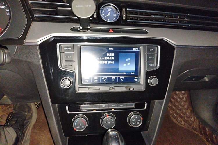 Used Volkswagen Magotan 2017 330TSI DSG Leading Model Audio And AC Panel