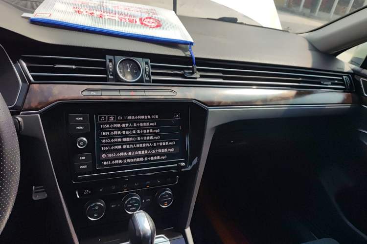 Used Volkswagen Magotan 2017 330TSI DSG Luxury Model Audio And AC Panel
