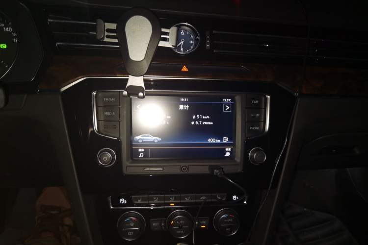 Used Volkswagen Magotan 2017 330TSI DSG Luxury Model Audio And AC Panel