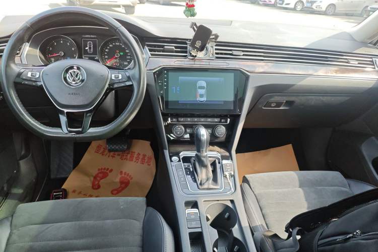 Used Volkswagen Magotan 2017 330TSI DSG Luxury Model Audio And AC Panel