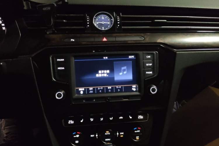 Used Volkswagen Magotan 2017 330TSI DSG Luxury Model Audio And AC Panel