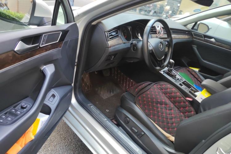 Used Volkswagen Magotan 2017 330TSI DSG Luxury Model Driver Seat
