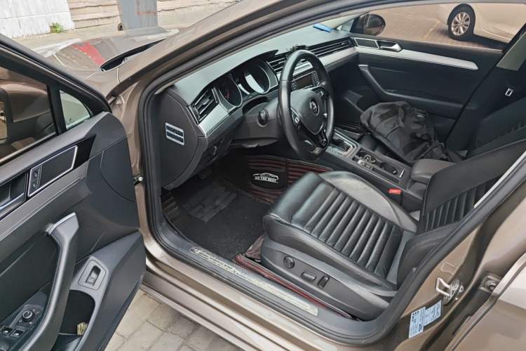 Used Volkswagen Magotan 2017 330TSI DSG Leading Model Driver Seat