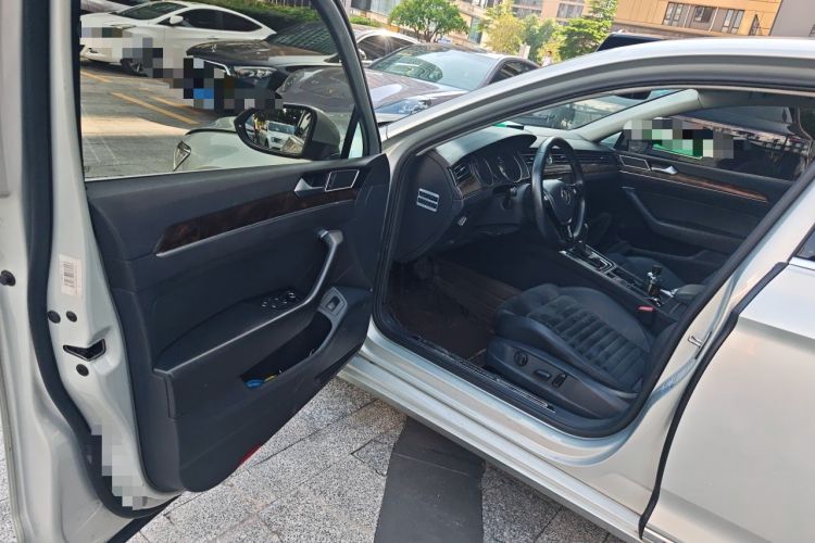 Used Volkswagen Magotan 2017 380TSI DSG Luxury Model Driver Seat