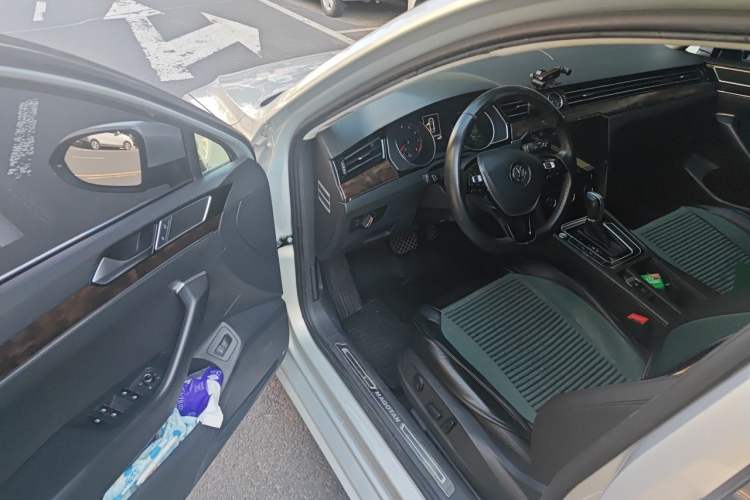 Used Volkswagen Magotan 2017 330TSI DSG Luxury Model Driver Seat