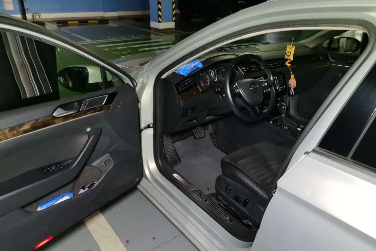 Used Volkswagen Magotan 2017 330TSI DSG Luxury Model Driver Seat