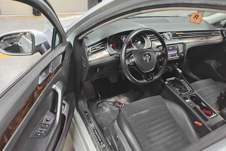 Used Volkswagen Magotan 2017 330TSI DSG Luxury Model Driver Seat