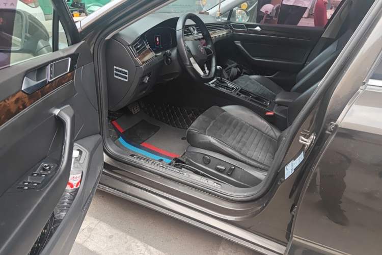 Used Volkswagen Magotan 2017 330TSI DSG Luxury Model Driver Seat