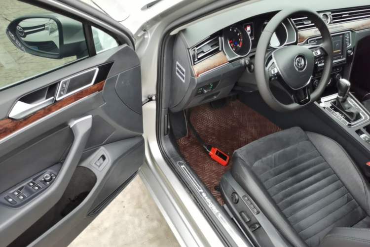 Used Volkswagen Magotan 2017 330TSI DSG Luxury Model Driver Seat