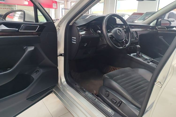 Used Volkswagen Magotan 2017 330TSI DSG Luxury Model Driver Seat