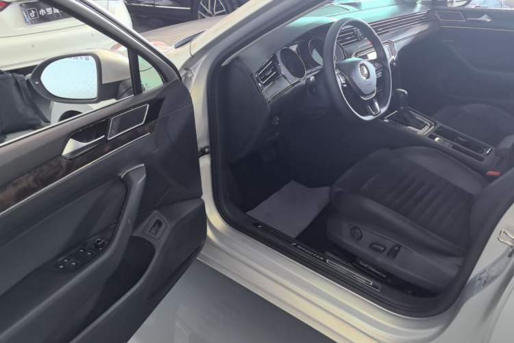 Used Volkswagen Magotan 2017 330TSI DSG Luxury Model Driver Seat