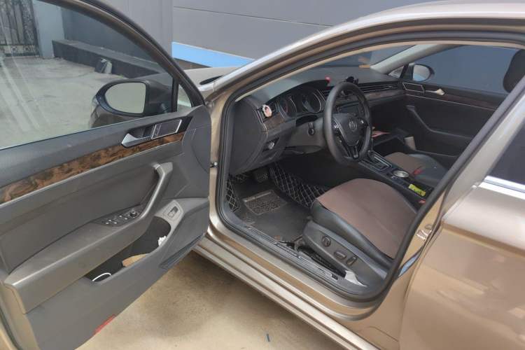Used Volkswagen Magotan 2017 330TSI DSG Luxury Model Driver Seat