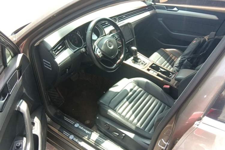 Used Volkswagen Magotan 2017 330TSI DSG Leading Model Driver Seat
