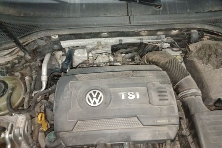 Used Volkswagen Magotan 2017 380TSI DSG Luxury Model Engine Bay