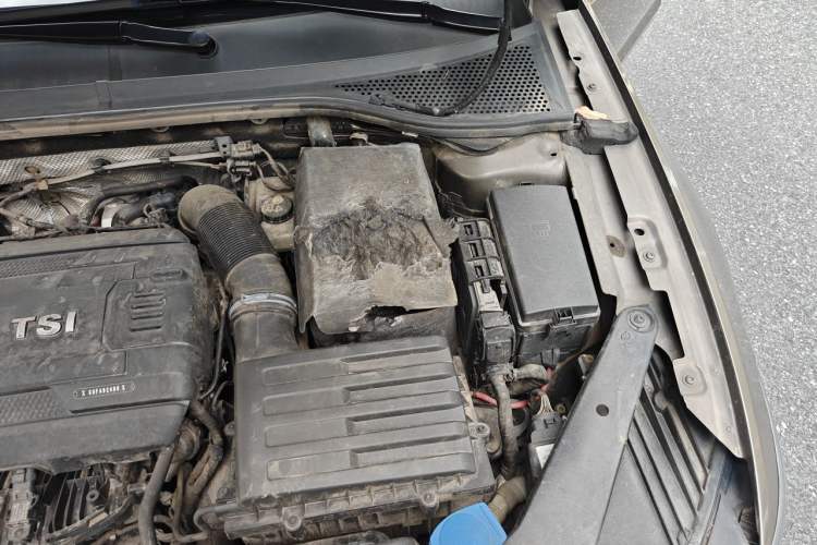 Used Volkswagen Magotan 2017 330TSI DSG Luxury Model Engine Bay Left