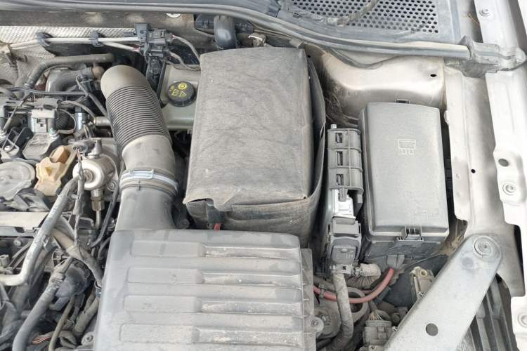 Used Volkswagen Magotan 2017 330TSI DSG Luxury Model Engine Bay Left