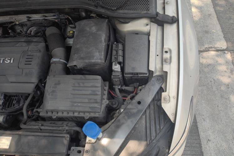 Used Volkswagen Magotan 2017 330TSI DSG Luxury Model Engine Bay Left