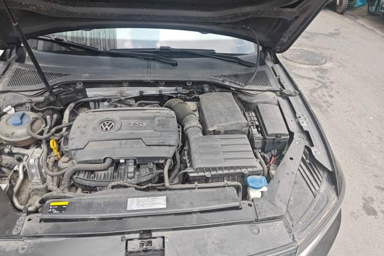 Used Volkswagen Magotan 2017 330TSI DSG Luxury Model Engine Bay Left