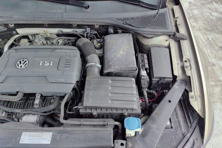 Used Volkswagen Magotan 2017 330TSI DSG Luxury Model Engine Bay Left