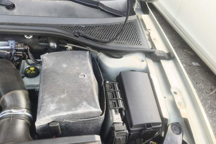 Used Volkswagen Magotan 2017 330TSI DSG Luxury Model Engine Bay Left
