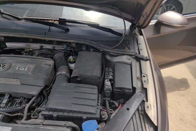 Used Volkswagen Magotan 2017 330TSI DSG Luxury Model Engine Bay Left