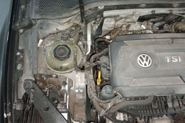 Used Volkswagen Magotan 2017 380TSI DSG Luxury Model Engine Bay Right