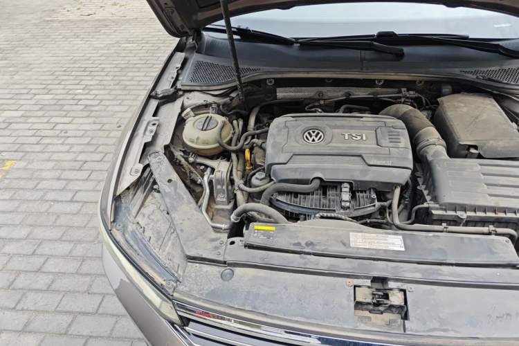 Used Volkswagen Magotan 2017 330TSI DSG Leading Model Engine Bay Right