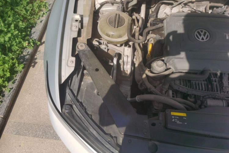 Used Volkswagen Magotan 2017 330TSI DSG Leading Model Engine Bay Right