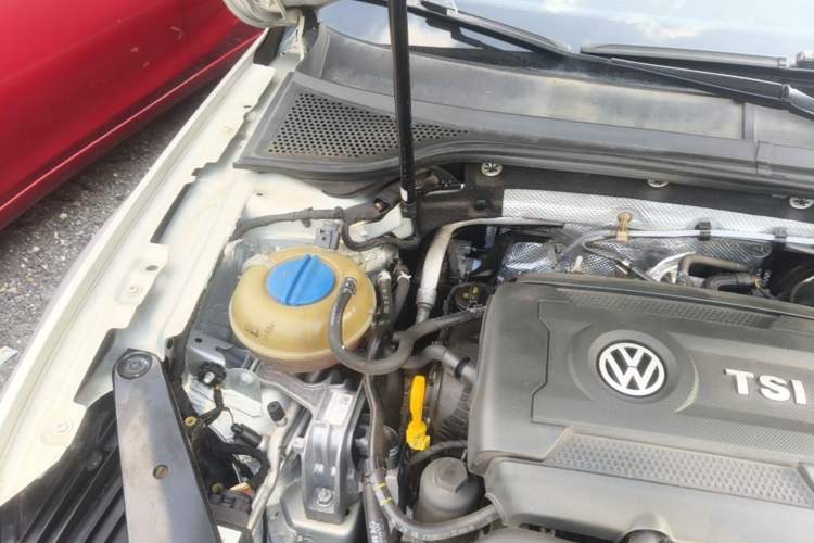 Used Volkswagen Magotan 2017 330TSI DSG Luxury Model Engine Bay Right