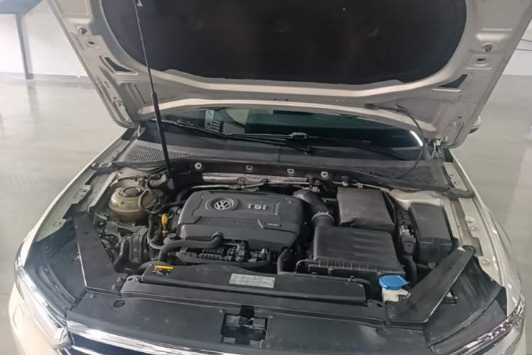 Used Volkswagen Magotan 2017 380TSI DSG Flagship Edition Engine Bay