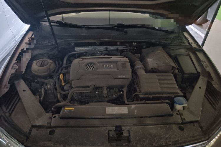 Used Volkswagen Magotan 2017 330TSI DSG Luxury Model Engine Bay