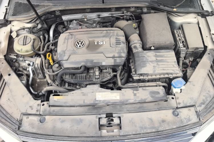 Used Volkswagen Magotan 2017 330TSI DSG Luxury Model Engine Bay