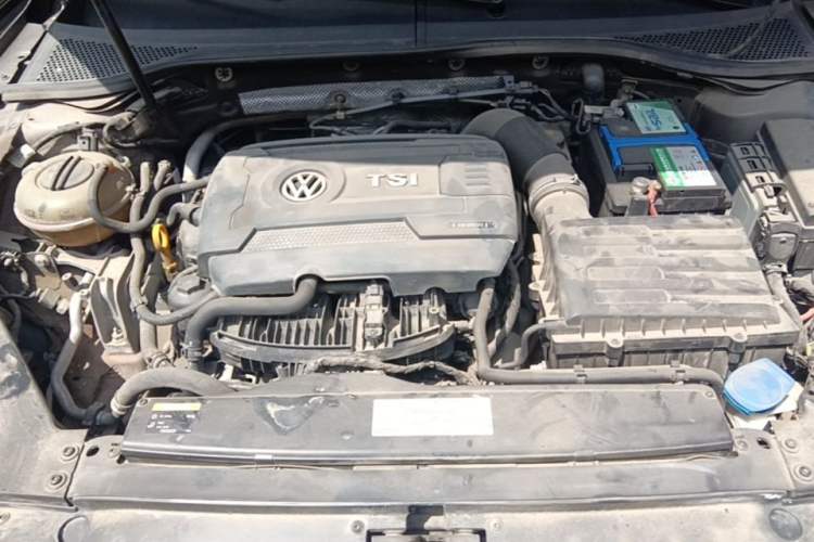 Used Volkswagen Magotan 2017 330TSI DSG Leading Model Engine Bay