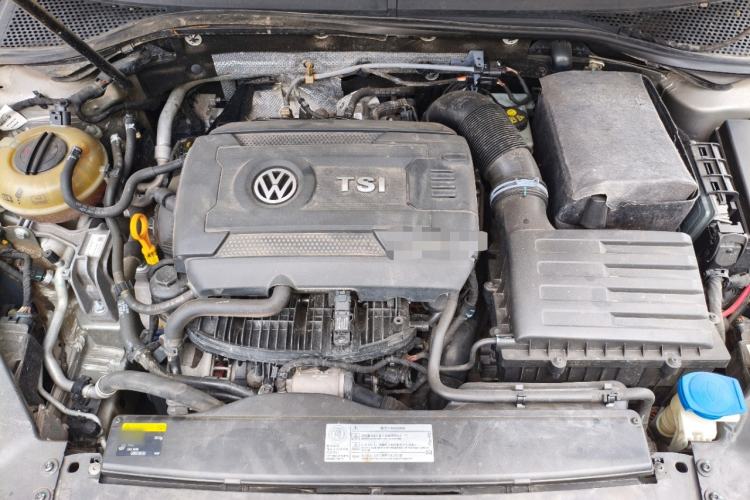 Used Volkswagen Magotan 2017 330TSI DSG Luxury Model Engine Bay