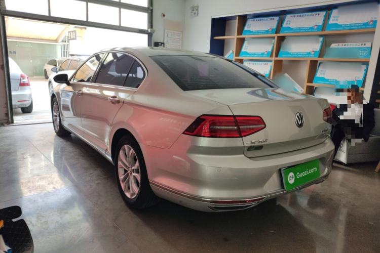 Used Volkswagen Magotan 2017 330TSI DSG Luxury Model Exterior 1