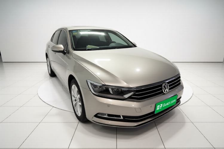 Used Volkswagen Magotan 2017 330TSI DSG Luxury Model Exterior 2