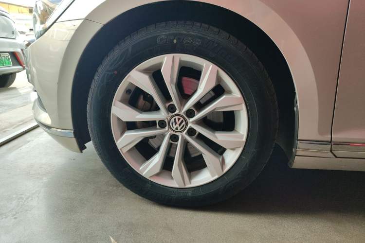 Used Volkswagen Magotan 2017 330TSI DSG Luxury Model Exterior 3
