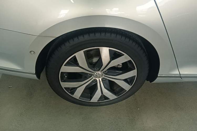 Used Volkswagen Magotan 2017 380TSI DSG Flagship Edition Exterior 5