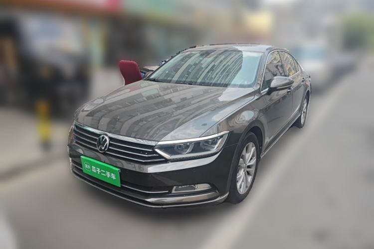 Used Volkswagen Magotan 2017 330TSI DSG Luxury Model Guazi used car, China used car export, Used car for sale, Used cars, Cheapest cars for sale