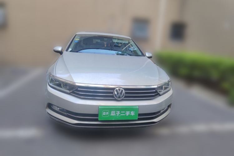 Used Volkswagen Magotan 2017 330TSI DSG Luxury Model Front